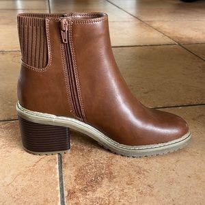 Brown boots, size 9